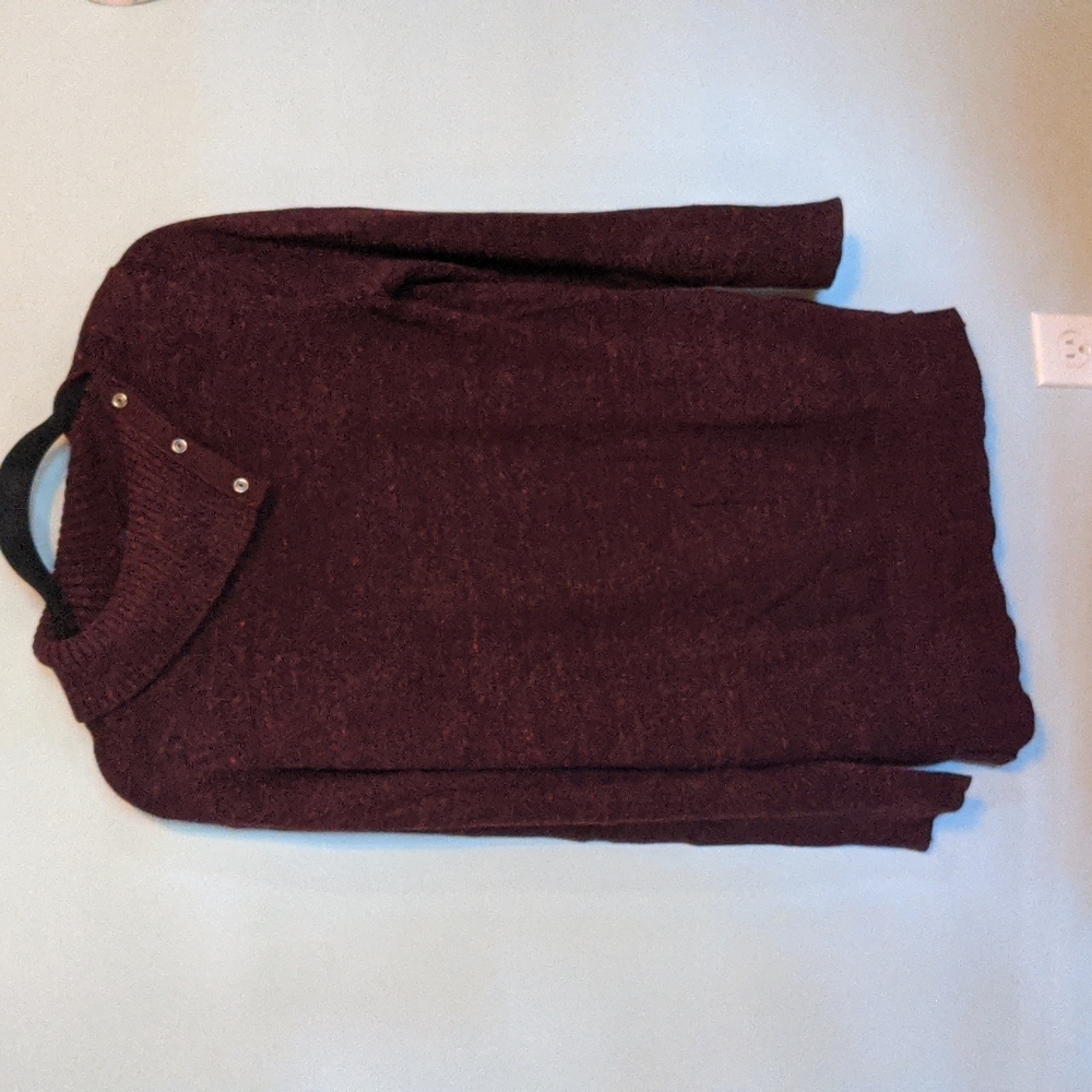 Gap sweater
